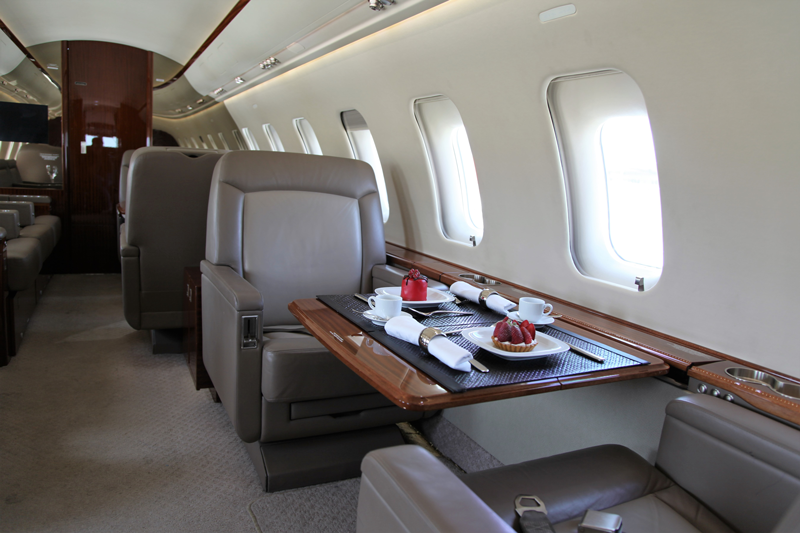 aircraft interior Bombardier Challenger 605